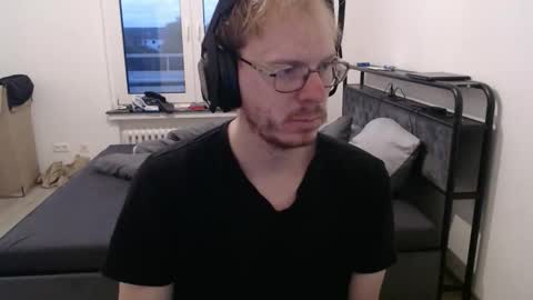 commanderchip online show from 10/25/25, 06:10