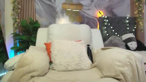Snapshot of concubine_princess chatting on 08/03/26, 11:08 Ariane... online show from 08/03/26, 11:08