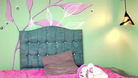 C O N N I E online show from 03/04/25, 03:15