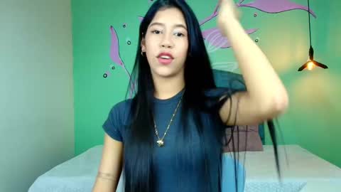 C O N N I E online show from 10/04/25, 09:35