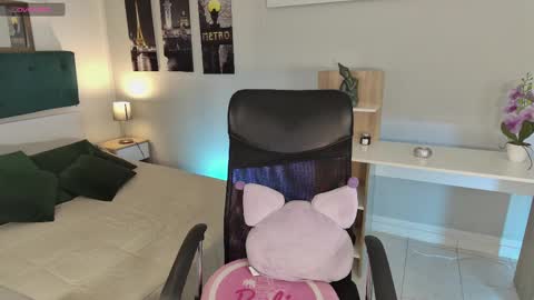 Connie online show from 02/11/25, 08:10