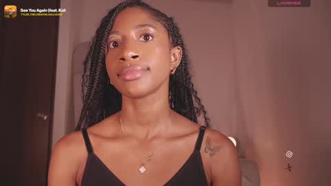 Snapshot of connie_west0 chatting on 12/31/24, 02:19   independent model online show from 12/31/24, 02:19