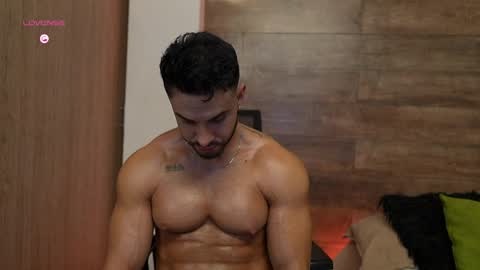 connor_h1 online show from 04/11/26, 07:45