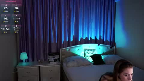 Snapshot of constanceglascov chatting on 09/09/25, 08:19 Hello im Sofia Welcme to my room .More hugs and kiss for you online show from 09/09/25, 08:19