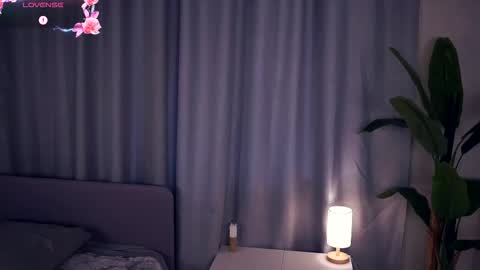 Snapshot of constanceglascov chatting on 10/11/25, 05:17 Hello im Sofia Welcme to my room .More hugs and kiss for you online show from 10/11/25, 05:17