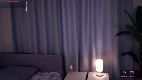 Snapshot of constanceglascov chatting on 10/15/25, 06:35 Hello im Sofia Welcme to my room .More hugs and kiss for you online show from 10/15/25, 06:35