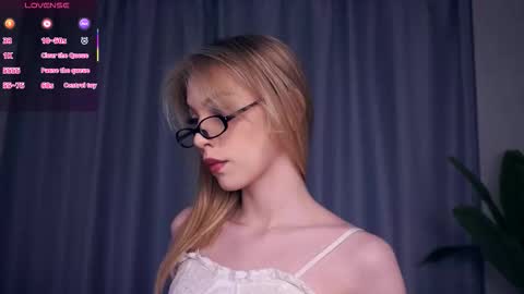 Hello im Sofia Welcme to my room .More hugs and kiss for you online show from 11/02/25, 06:16