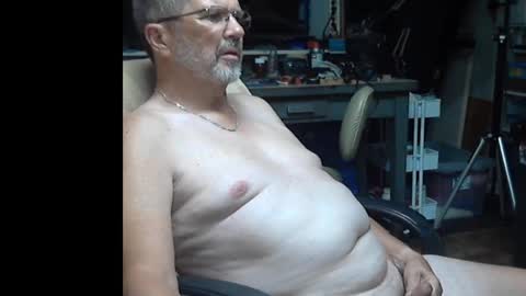 Snapshot of constantbater57 chatting on 10/02/25, 03:46 conastantbater57 online show from 10/02/25, 03:46