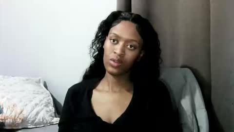 Snapshot of cookiecandyx chatting on 11/17/25, 01:44 cookiecandyx online show from 11/17/25, 01:44