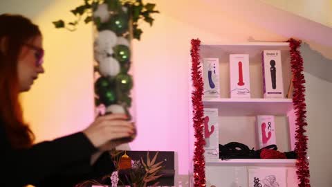 Ginger The Cringer online show from 12/31/24, 09:31