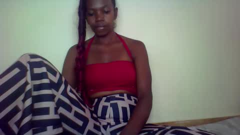 coquine_lara online show from 04/19/26, 11:31