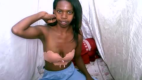 coquine_lara online show from 05/24/26, 12:59
