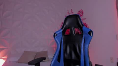 Snapshot of cora22_ chatting on 02/10/26, 12:42 CORA online show from 02/10/26, 12:42