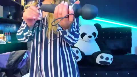 Coral  online show from 02/21/25, 12:39