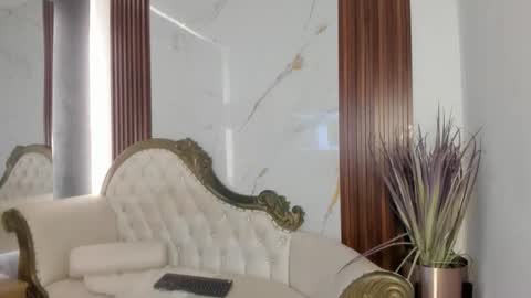 Coralie Bronson online show from 10/09/25, 08:07