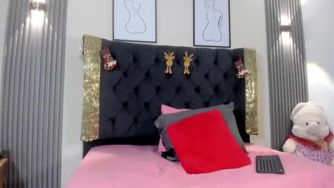 Coralie Bronson online show from 12/17/25, 10:05