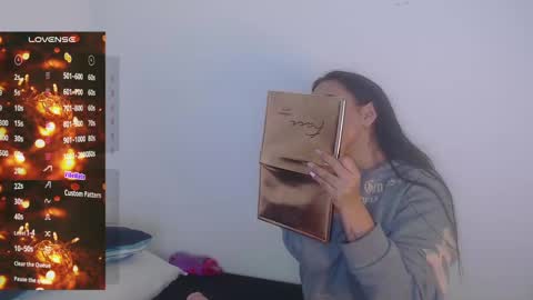 Snapshot of coraline2911 chatting on 01/04/25, 11:00 coraline2911 online show from 01/04/25, 11:00