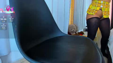 Coraline connected from 10 pm to 6 am Colombia time online show from 10/07/25, 02:31