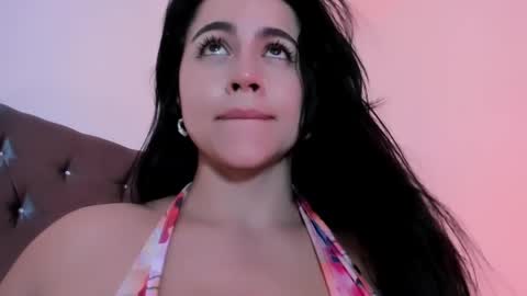 Coralinekam1 online show from 02/12/25, 07:45