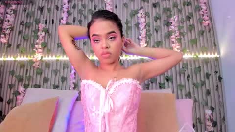 coralineross_ online show from 10/31/25, 10:27