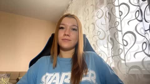 Snapshot of corinnerokusek chatting on 11/15/25, 10:01 Emma online show from 11/15/25, 10:01