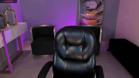 Corinne Russo online show from 09/23/25, 04:04