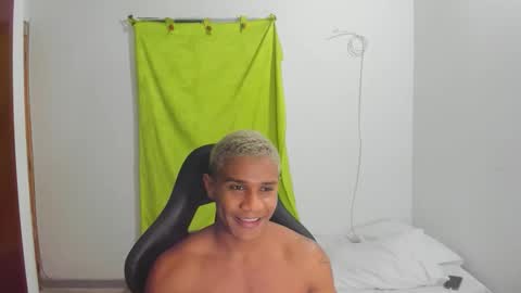 Ethan  online show from 05/18/26, 11:32