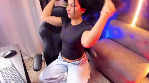 Snapshot of cositarika__ chatting on 06/01/26, 01:46 Lunita online show from 06/01/26, 01:46