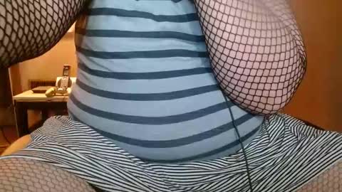 Snapshot of cosmicjones88 chatting on 12/28/24, 01:06 cosmicjones88 online show from 12/28/24, 01:06