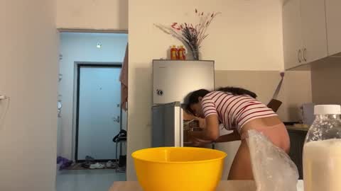 Lina online show from 11/08/25, 06:40