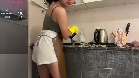 Lina online show from 12/05/25, 02:25