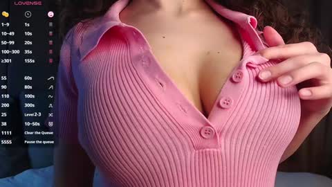 Snapshot of cosmos_baby chatting on 01/25/25, 01:08 Luna online show from 01/25/25, 01:08