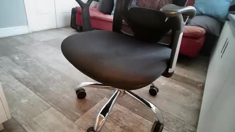 Snapshot of cotosmith chatting on 12/16/24, 01:54 Cotosmith online show from 12/16/24, 01:54