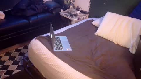 Corey online show from 12/05/25, 06:59