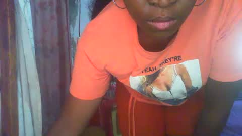 couleur_vanille online show from 12/03/24, 12:38