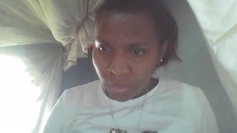 Snapshot of couleur_vanille chatting on 06/15/26, 06:48 couleur_vanille online show from 06/15/26, 06:48