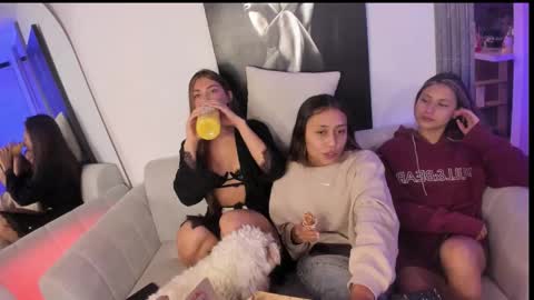 couple_funnyy online show from 10/16/25, 02:12