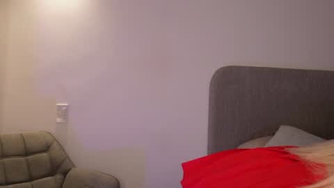 Snapshot of couple_of_your_dreams_ chatting on 06/24/26, 11:20 Kay online show from 06/24/26, 11:20
