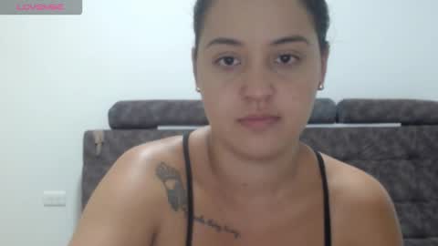 Snapshot of couple_sexandlove chatting on 02/05/26, 02:27 ALEJANDRO Y EMILY online show from 02/05/26, 02:27