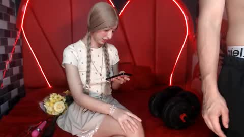 MIA LIZ AND SAM online show from 09/22/25, 08:11