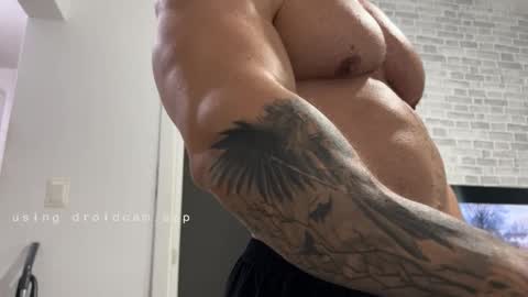 couplemuscle40 online show from 01/12/26, 07:19