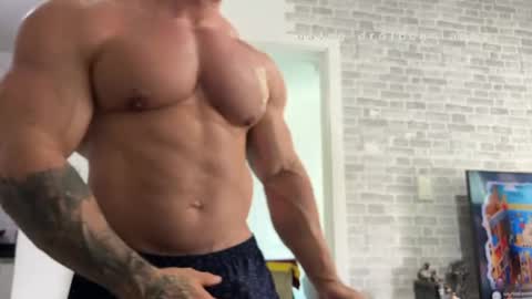 couplemuscle40 online show from 04/17/26, 04:43