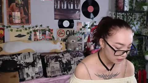 Yuna online show from 11/13/25, 08:19