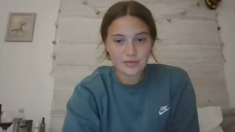 Snapshot of cowguirle chatting on 07/17/26, 02:18 Em online show from 07/17/26, 02:18