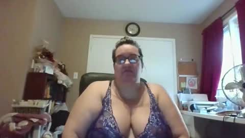 Snapshot of craftgirl2 chatting on 10/21/25, 02:18 Craftgirl online show from 10/21/25, 02:18