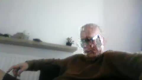 Snapshot of cranford99499791 chatting on 11/09/25, 01:20 cranford99499791 online show from 11/09/25, 01:20