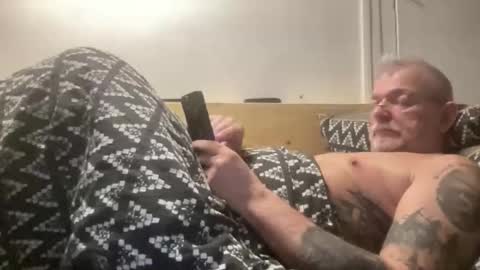 Snapshot of crapaud75018paris chatting on 02/27/26, 09:15 crapaud75018paris online show from 02/27/26, 09:15