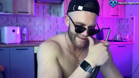 CraveLorenzo online show from 08/05/26, 03:48