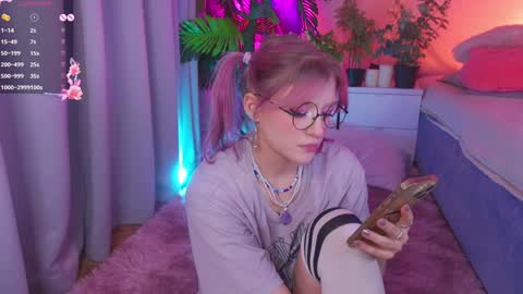 Snapshot of crazy__wine chatting on 12/04/24, 01:14 Sonya online show from 12/04/24, 01:14