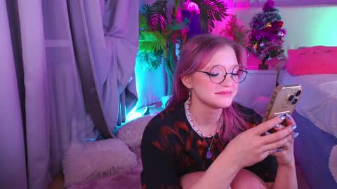Snapshot of crazy__wine chatting on 12/29/24, 01:24 Sonya online show from 12/29/24, 01:24